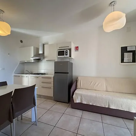 Bright With Swimming Pool And Solarium Apartamento Bibione