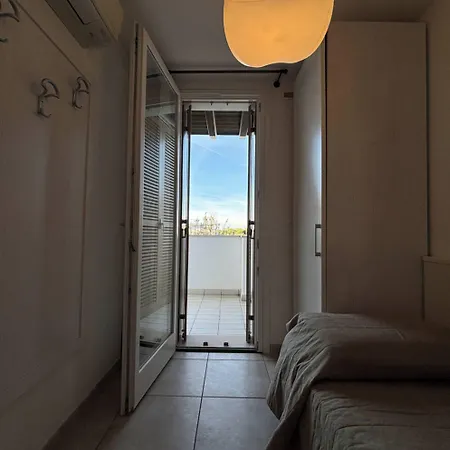 Bright With Swimming Pool And Solarium Apartmán